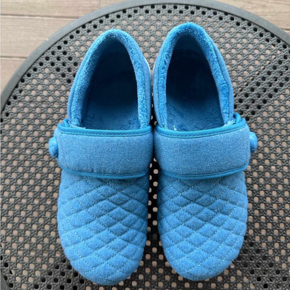 Vionic Blue Quilted Slippers with Adjustable Velcro Strap